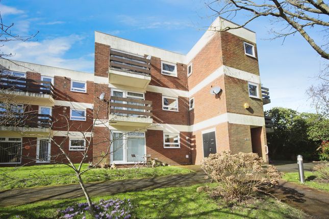 Thumbnail Flat for sale in Southcrest Gardens, Redditch