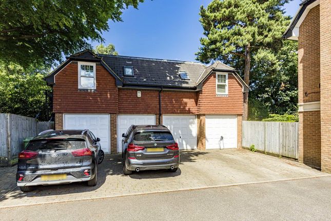 Thumbnail Flat for sale in Sterling Place, Weybridge