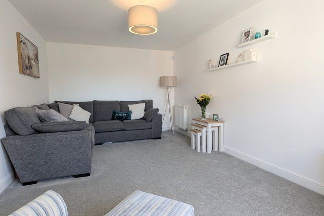 31, Slater Crescent, Upholland photo 4
