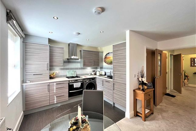 Flat for sale in St. Thomas Close, Windle