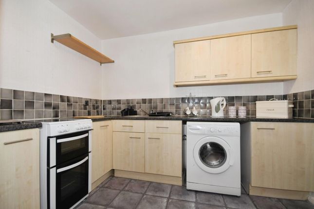 Flat 14 Hallam Cliff, 32, Crabtree Lane, Sheffield photo 3