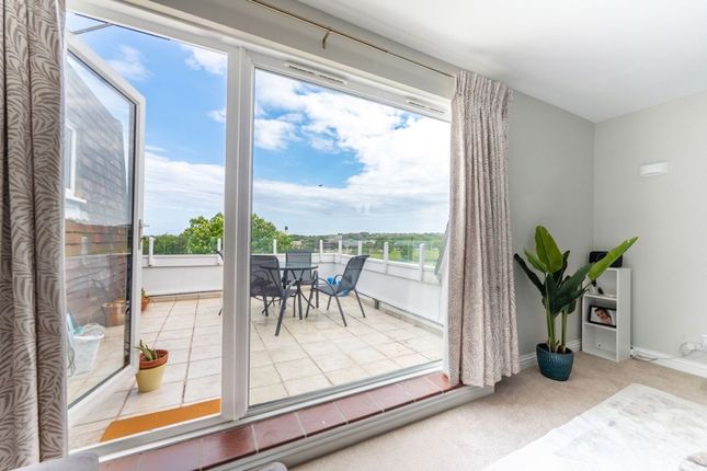 Flat 7, Park View, Eastbourne photo 2