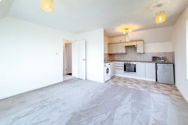 24 Canterbury House, Anglian Close, Watford photo 2