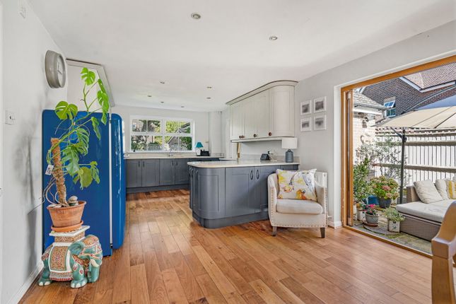 9, Durfold Road, Horsham photo 2