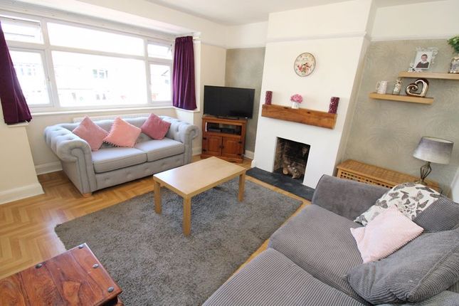 105, Westleigh Avenue, Coulsdon photo 4