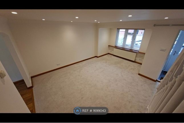 Abenberg Way, Hutton, Brentwood photo 3