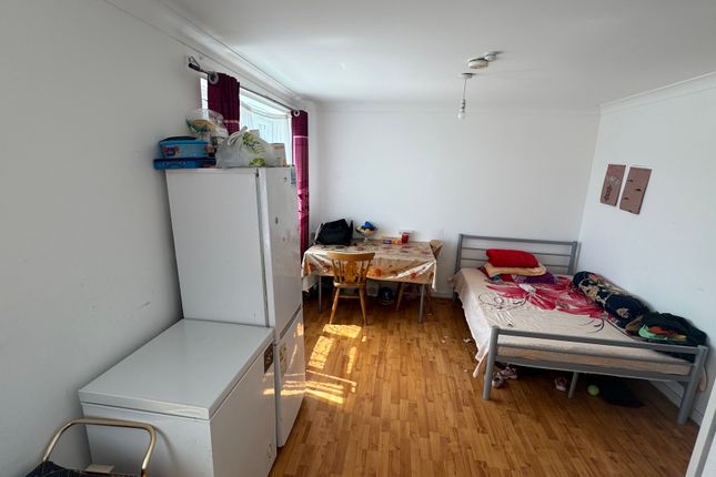 Flat 4 Holly Lodge, 150, Norwood Road, Southall photo 5