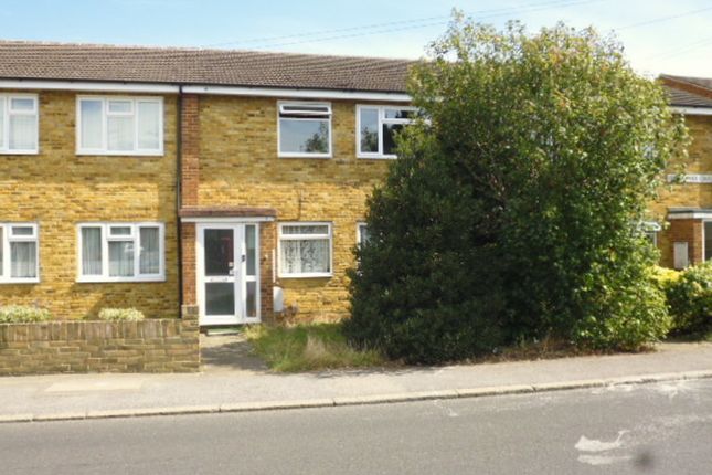 Thumbnail Flat for sale in Stanwell Road, Ashford