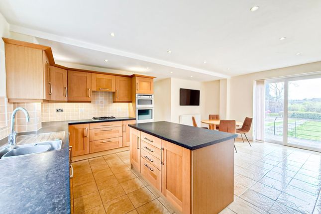 33 Stanley Avenue, Wirral photo 2