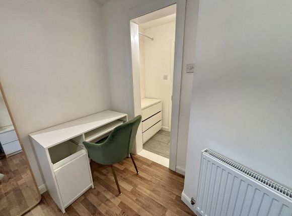 3, NIMBUS ROAD, Epsom photo 5