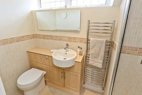 Master-En-Suite.Jpg