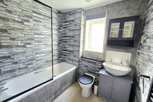 28 Ffordd Maendy, Bridgend photo 3