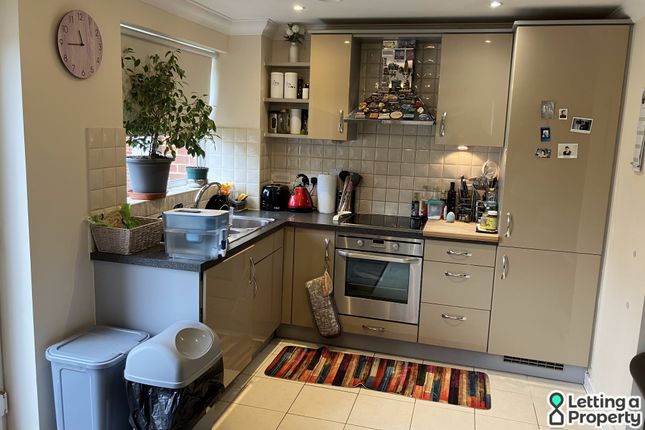 Flat 4, Esprit Court, 17, Stanley Road, Sutton photo 3