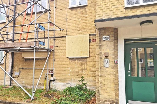 1-bed flat on Montgomery Crescent, ROMFORD, £121,000