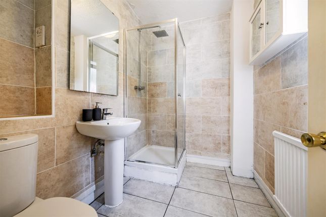 Flat for sale in Spencer Close, London