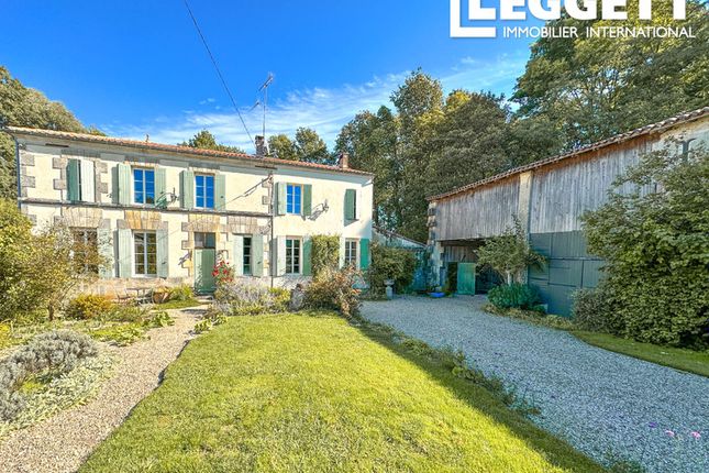 Villa for sale in Saint-Sulpice-De-Cognac, Charente, Nouvelle-Aquitaine