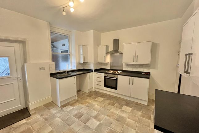29, Derby Street, Glossop photo 2