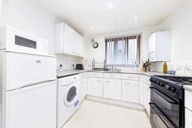 Flat for sale in Gainsborough Court, Lime Grove, London