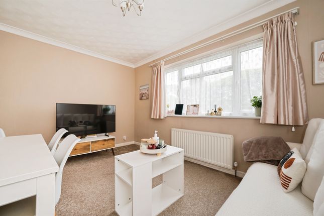 Flat 1, Julian Court, 147, Woodmill Lane, Southampton photo 2