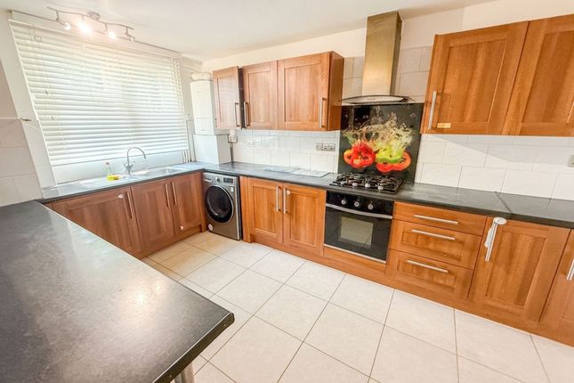 Muirfield Road, Watford photo 2
