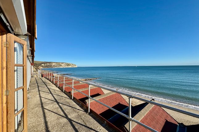 Beach Chalet 50, below Highcliffe Road, Swanage photo 2
