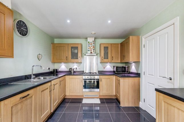 4, Strobel Drive, Northampton photo 4