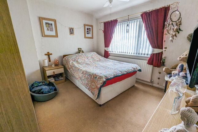 Terraced house for sale in Beanfield Avenue, Corby
