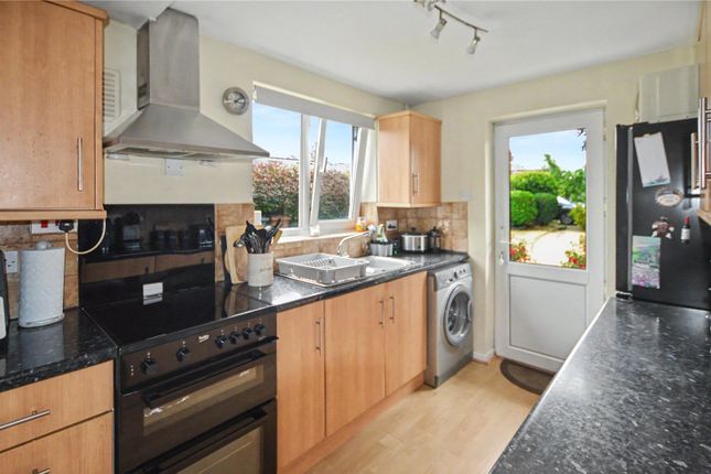 36, Glenfield Avenue, West Yorkshire photo 4