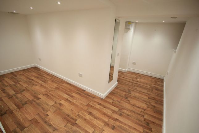 2 Crown Street, Harrow photo 5