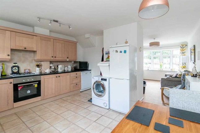 9, Brook View Court, Nottingham photo 4