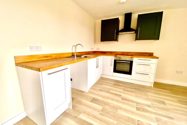 Flat 2, 22, High Street, Aldridge, Walsall photo 3