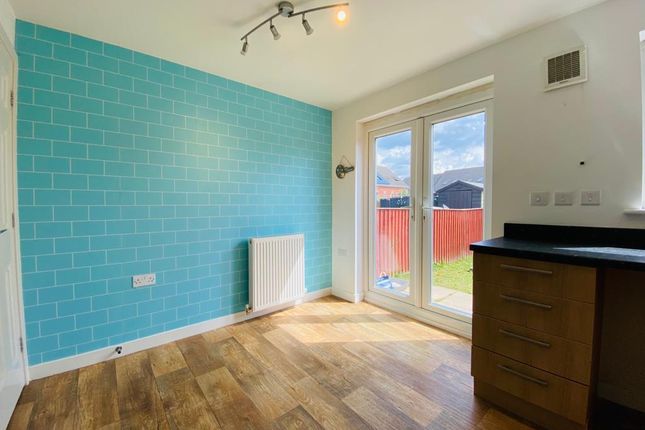 19, Heather Court, Castleford photo 4