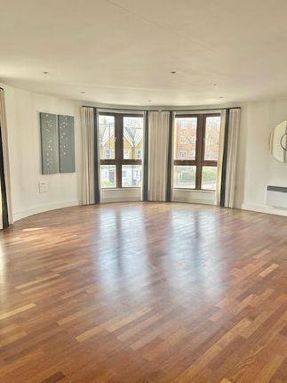 2-bed house on Flat 2, The Curve 27-31, St. Marys Road, London, £499,950