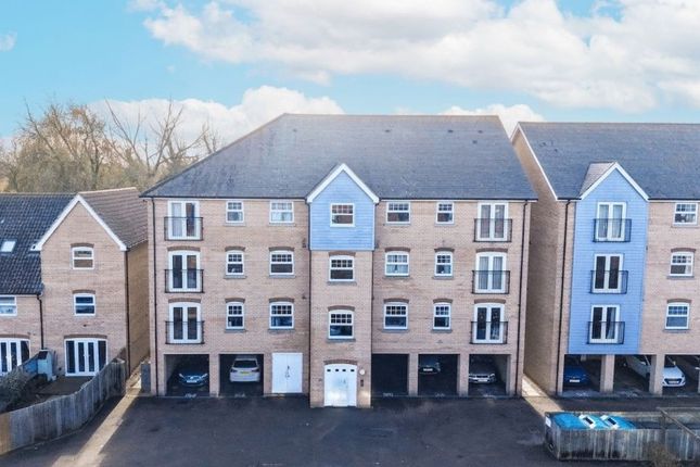 2-bed flat on 160 Dobede Way, Soham, Ely, £125,000