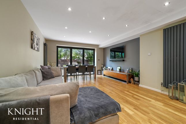 9, Ashley Gardens, Colchester photo 4