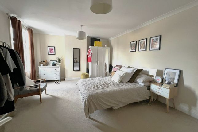 Hutton Road, Brentwood photo 5