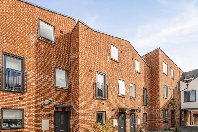 13, Welford Mews, London photo 4