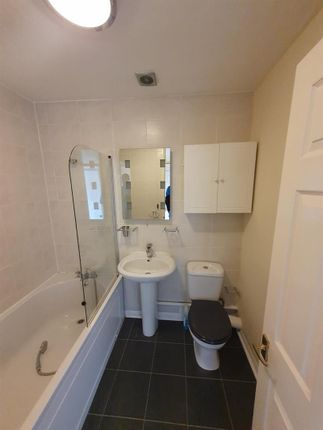 Thumbnail Flat to rent in Westfield Parade, Byfleet Road, New Haw