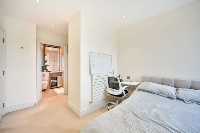 Flat to rent in Queenshurst Square, Kingston, Kingston Upon Thames