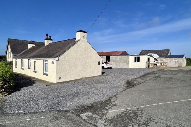 Thumbnail Cottage for sale in Trefor, Holyhead