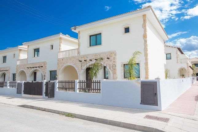 Link-detached house for sale in Avgorou, Cyprus