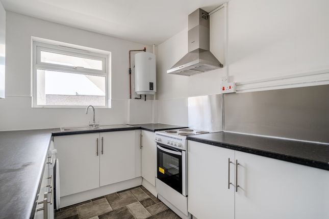 Flat 2, Shelley House, Bishopric, Horsham photo 2