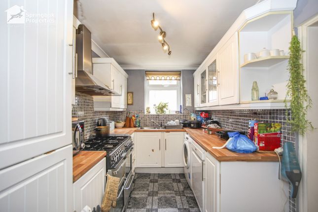 110, High Street, Bridgend photo 5