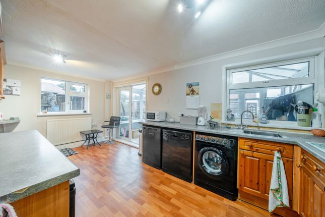 18, Tetney Road, Grimsby photo 3