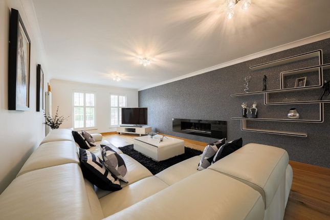 18 Denewood, Newcastle Upon Tyne photo 4