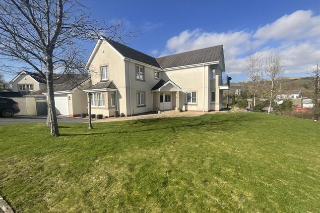 8, Hen Felin, Ammanford photo 4