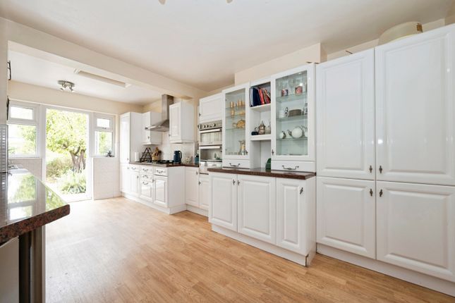 193, Longfellow Road, Worcester Park photo 4