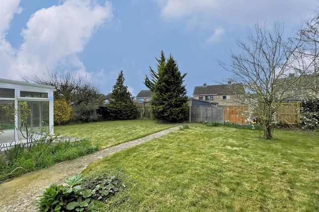 Detached bungalow to rent in Brooke Avenue, Stamford