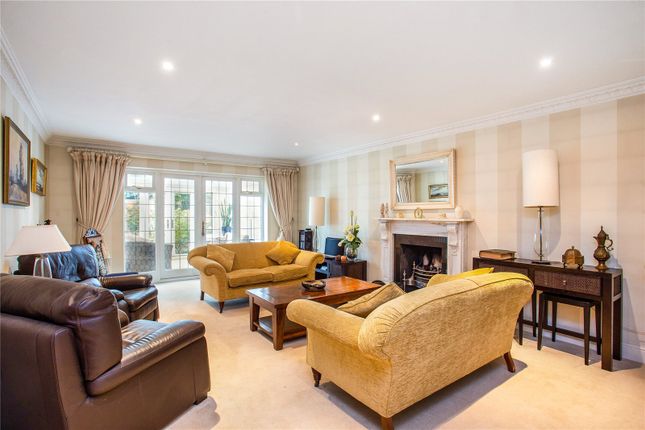 3, Heatherbank Close, Surrey photo 4