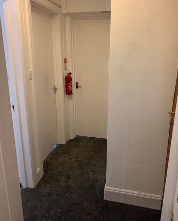 Flat to rent in Queen Street, Stirling Town, Stirling